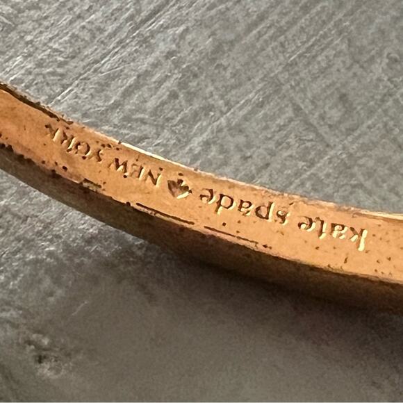 Kate Spade Gold Tone Hinged Bangle Bling Bracelet - Picture 3 of 6